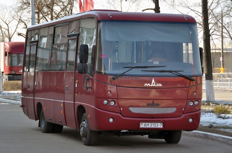 МАЗ-256